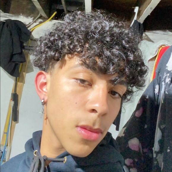 Profile Picture of Sebastian Ramirez (@sebastianram167) on Poshmark