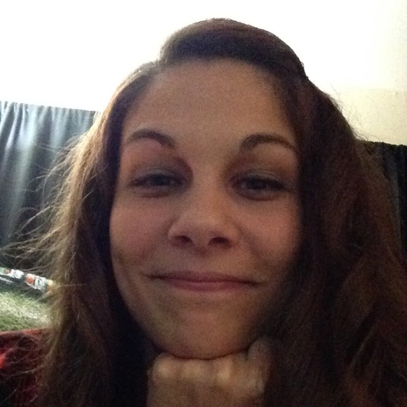 Profile Picture of Bobbie Davis (@bjdavis3) on Poshmark