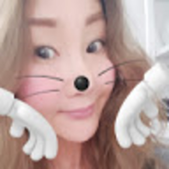 Profile Picture of Jimin Hwang (@jimin761204) on Poshmark