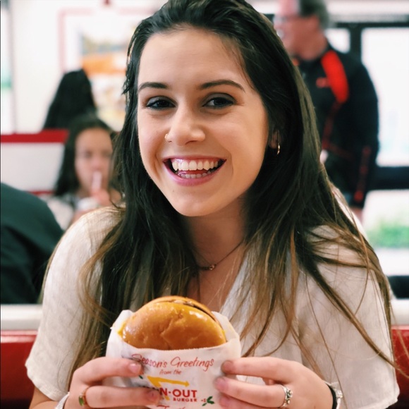 Profile Picture of Emma Hurring (@emmahurring) on Poshmark