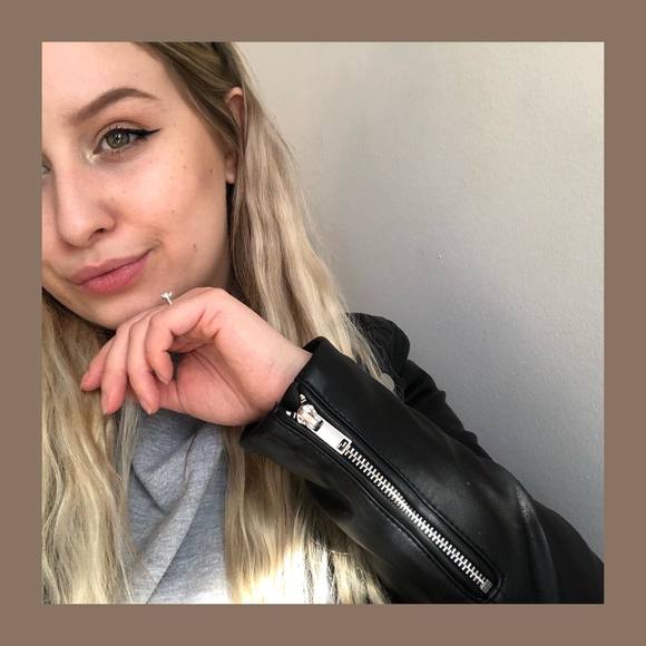 Profile Picture of Paula Kubicki (@paulakubicki) on Poshmark