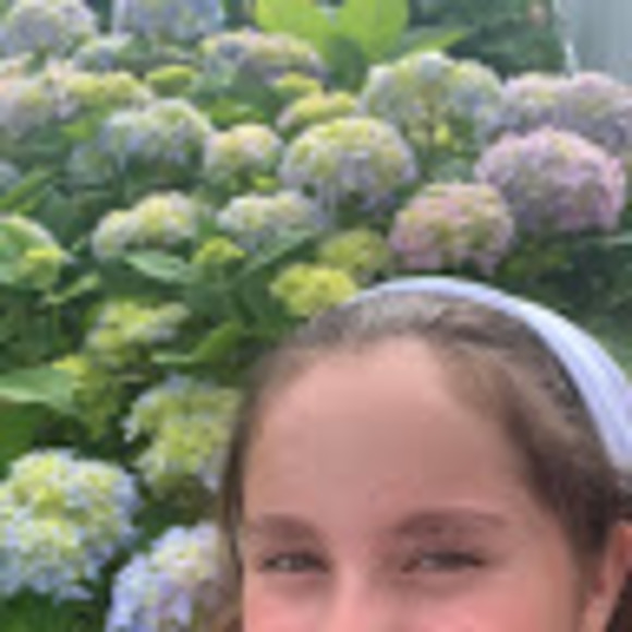 Addie Tenser - Poshmark Profile Picture of Addie Tenser (@atenser1016) on Poshmark