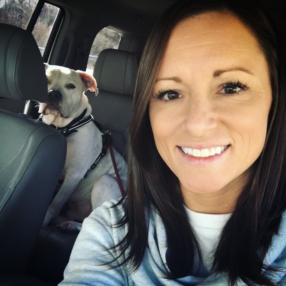 Profile Picture of Shawna Cornell (@shawnacornell3) on Poshmark