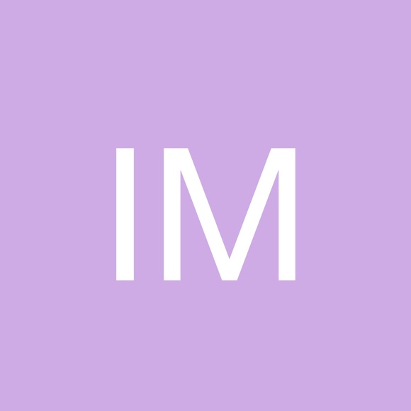 Profile Picture of Isabelle Macek (@helloisabelle97) on Poshmark