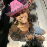 Profile Picture of chloe schwartz (@_chloelucile_) on Instagram