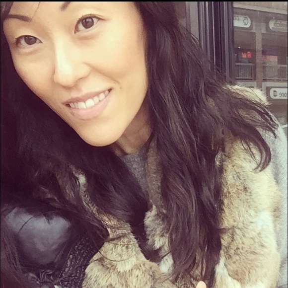 Profile Picture of Carol Kim (@carolkim35) on Poshmark
