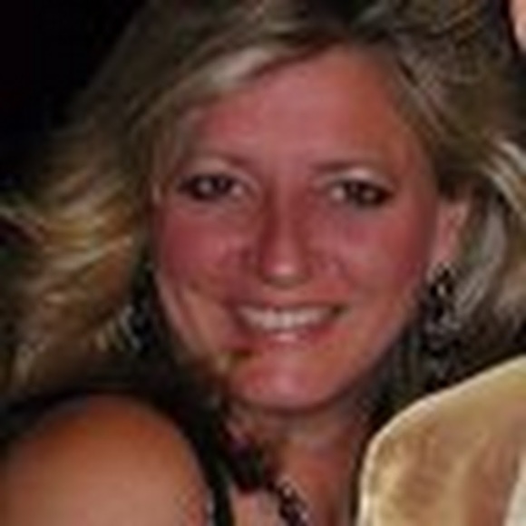 Profile Picture of Martine Klein (@martineklein3) on Poshmark