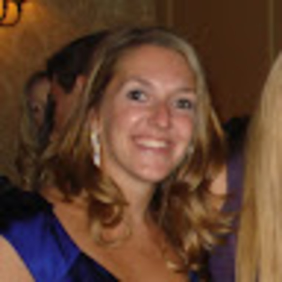 Profile Picture of Jill Bottomley (@jbkunkes) on Poshmark