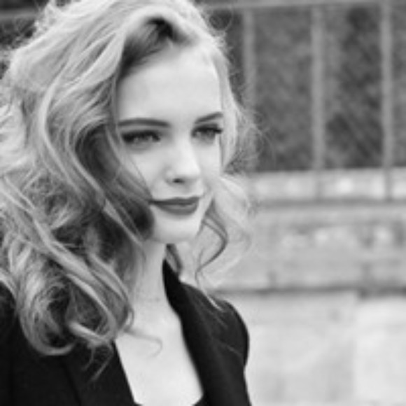 Profile Picture of Mary Mischler (@dempseypkkiyoko) on Poshmark