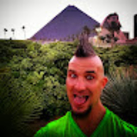 Profile Picture of Michael Hillis-mowery (@m1k3_hawk) on Poshmark