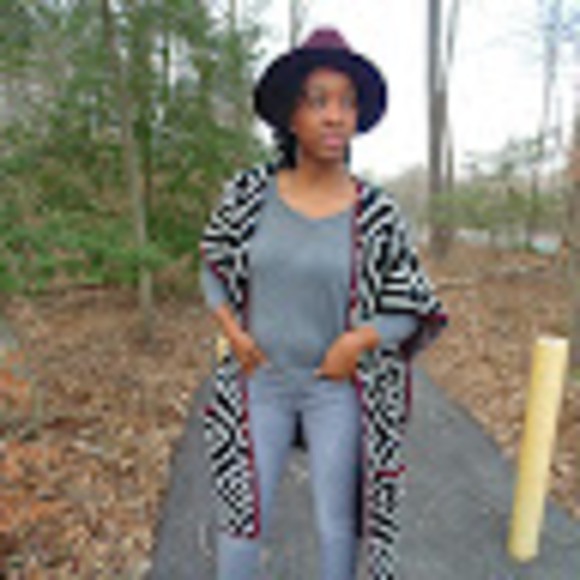 Profile Picture of Tamara Baxter (@naturalntru) on Poshmark