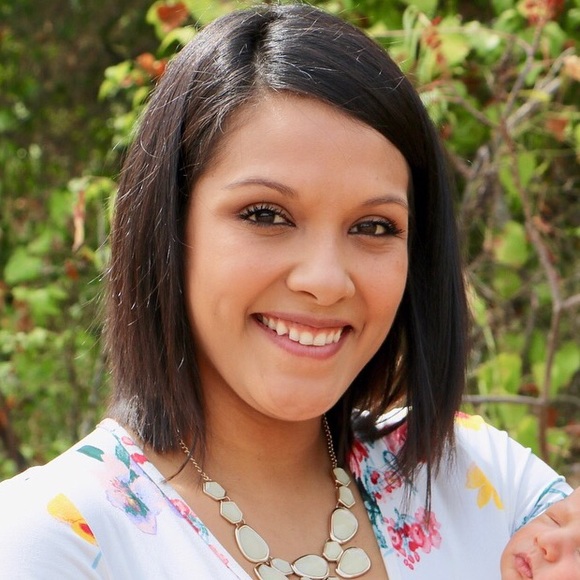 Profile Picture of Tanya Leet (@tanyal1002) on Poshmark