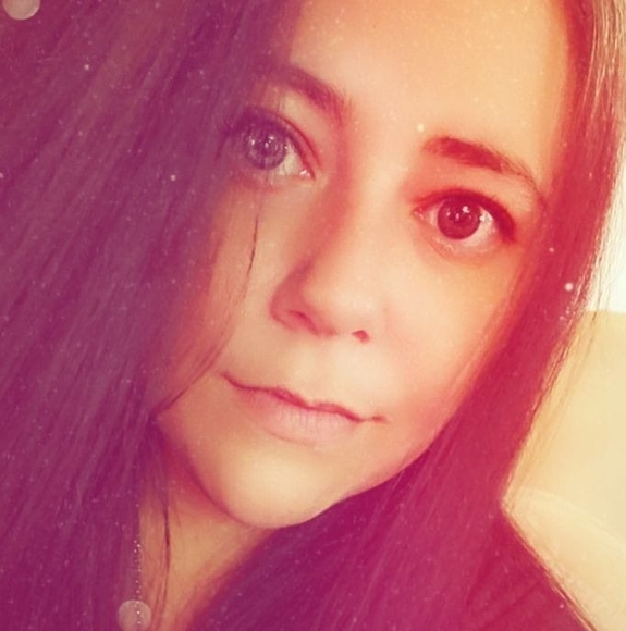 Profile Picture of Kayla Inabnett (@kaylajune90) on Poshmark