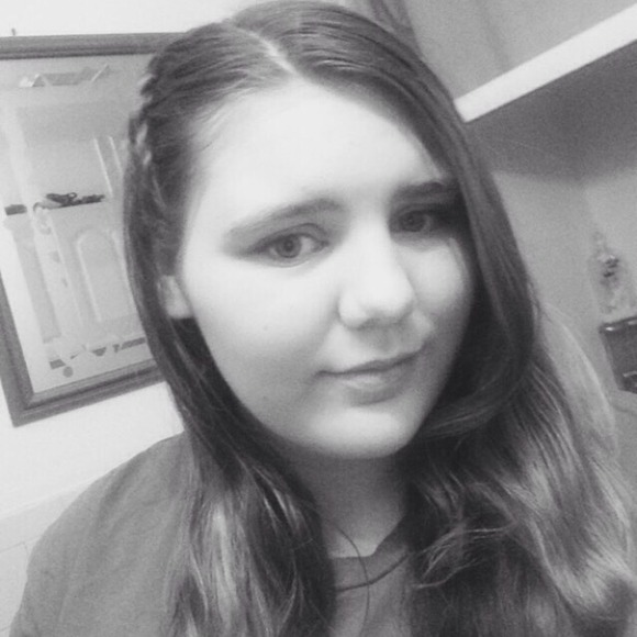 Profile Picture of Sam Stripes (@samstripeslove) on Poshmark