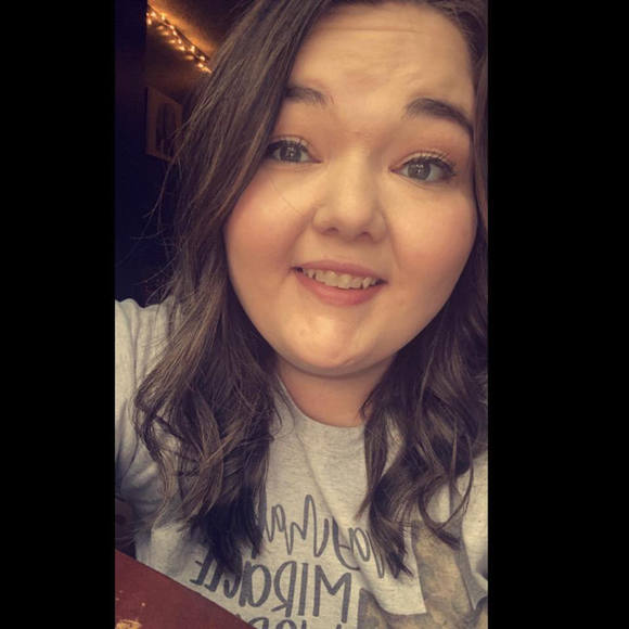 Profile Picture of Allison Wilbanks (@allisonleaann) on Poshmark