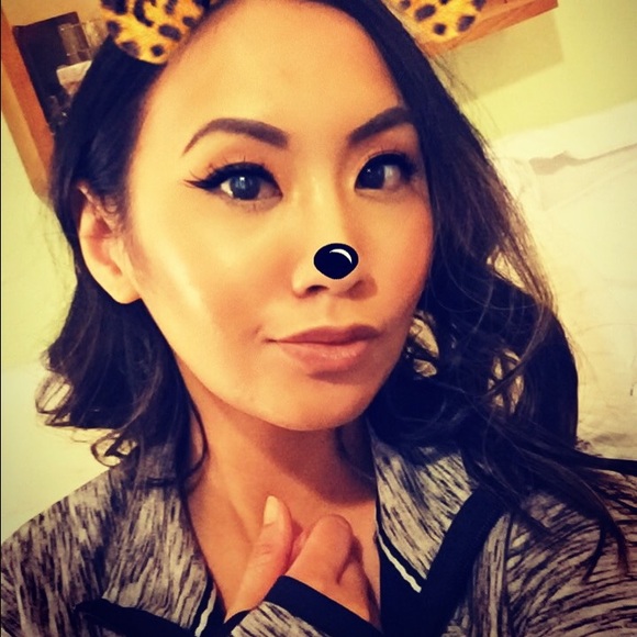 Profile Picture of Thao Le (@porkypretzels1) on Poshmark