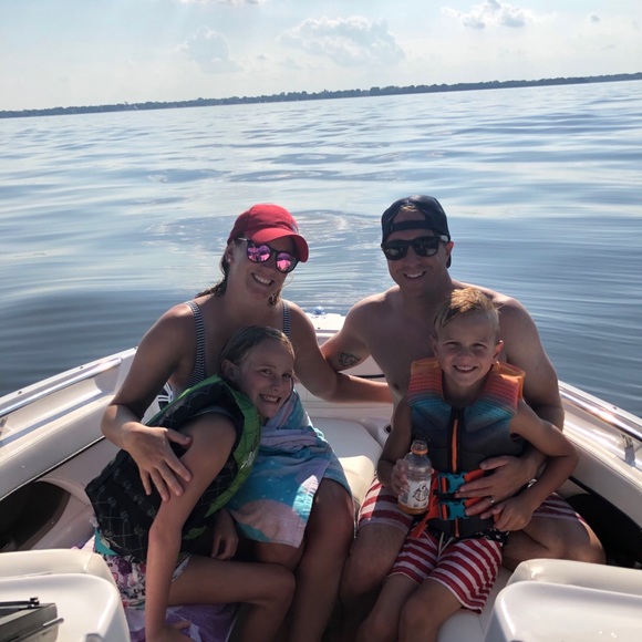 Profile Picture of Holly Ertmer (@hertmer15) on Poshmark