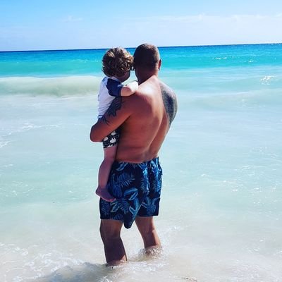 Profile Picture of  👨‍👩‍👧addictedtofatherhood 👪 (@JesseFostersDad) on Twitter