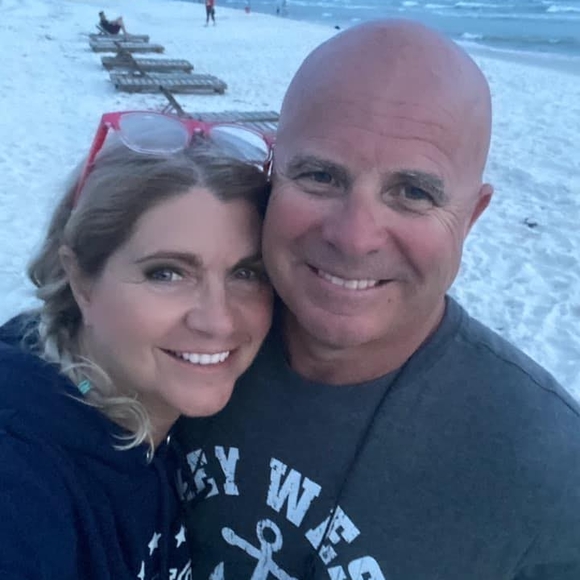 Profile Picture of Robin Kidd (@robinmkidd) on Poshmark