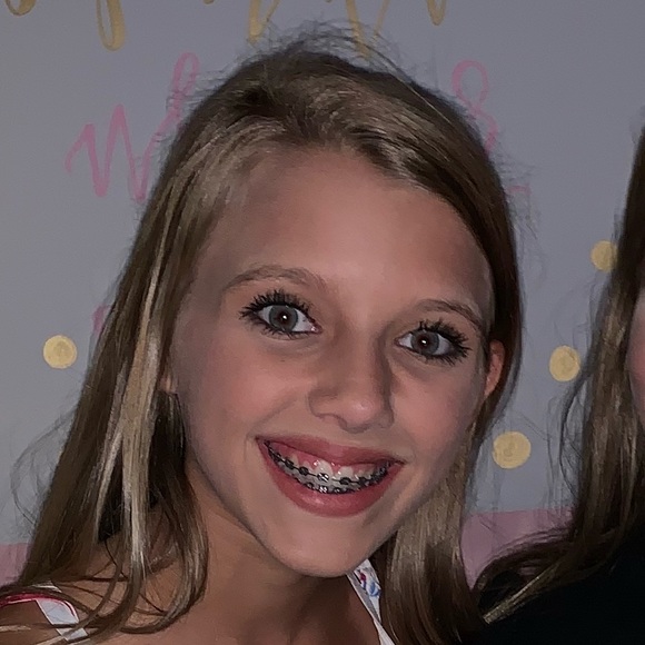 Profile Picture of Rylee kate Andoe (@rylee919) on Poshmark