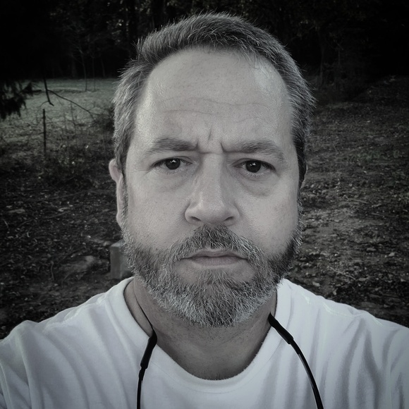 Profile Picture of Scott Treadaway (@skot1971) on Poshmark