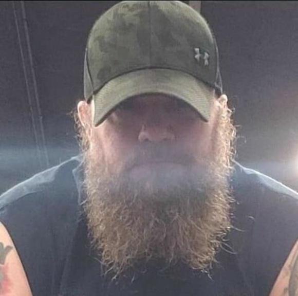 Profile Picture of Hank Cierniakoski (@hcierniakoski) on Poshmark