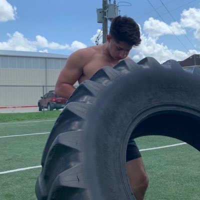 Profile Picture of Sebastian (@s_flores2) on Twitter