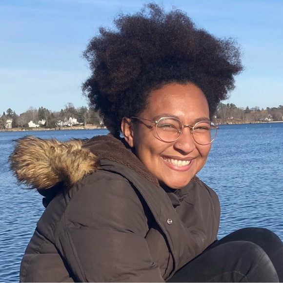 Chloe Tritchka - Poshmark Profile Picture of Chloe Tritchka (@chloetritchka) on Poshmark