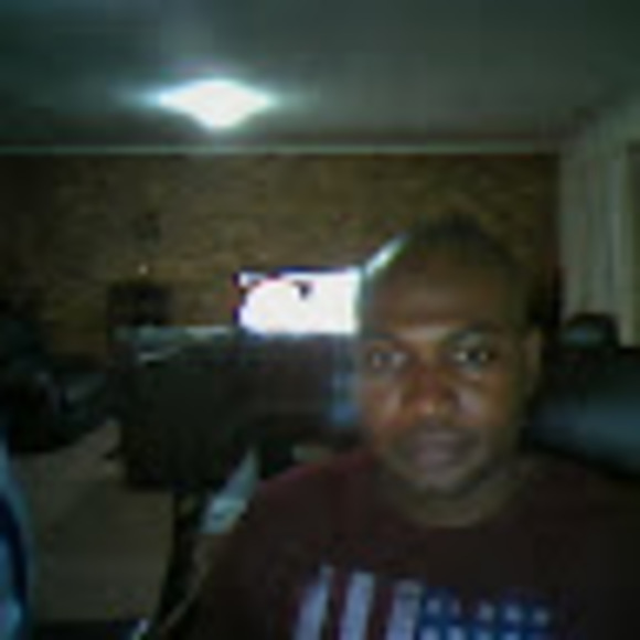 Profile Picture of Patou Katshunga (@patou_katshunga) on Poshmark