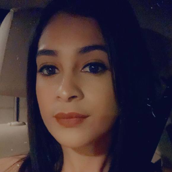 Profile Picture of Chakira Beovides (@chakirabeovides) on Poshmark