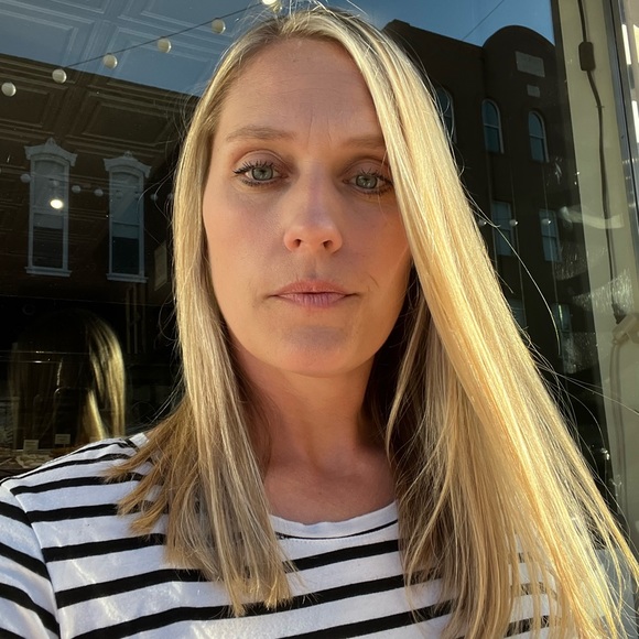 Profile Picture of Chasity Nicholson (@stylesharing) on Poshmark