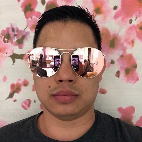 Profile Picture of Phong Do (@mrpddo) on Poshmark