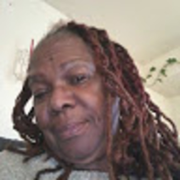 Profile Picture of Joyce Reid (@joycereid26) on Poshmark