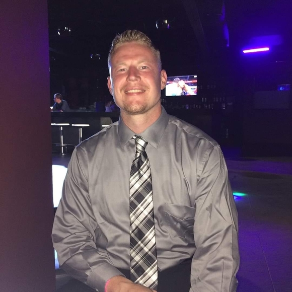 Profile Picture of Jason Curry (@curryja87) on Poshmark