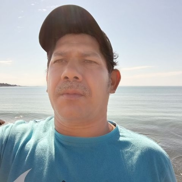 Profile Picture of Oscar Pinto (@oscarpintoo1980) on Poshmark