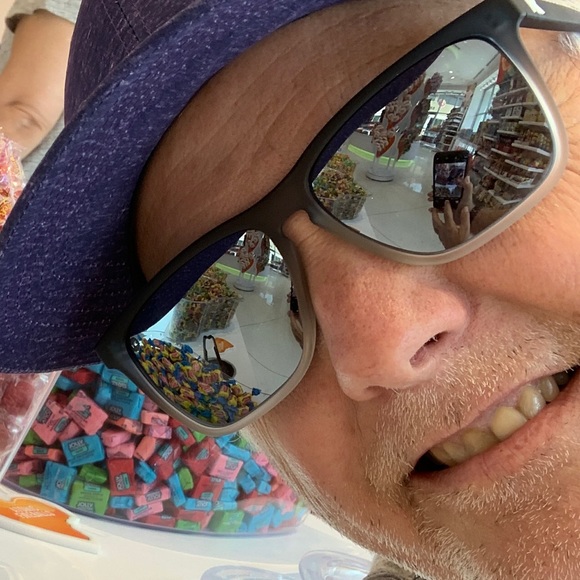 Profile Picture of David Kozlowski (@davidkozlowski) on Poshmark