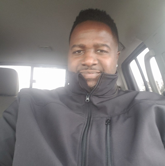 Profile Picture of Leon Wade (@leon_wade) on Poshmark