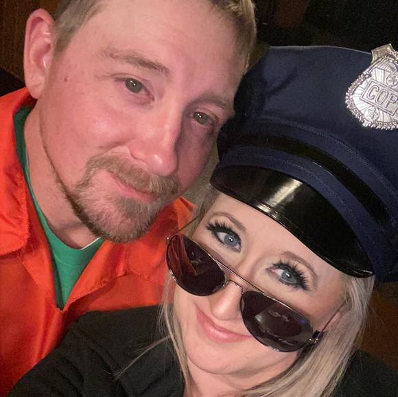 Profile Picture of Andrea Cubbon (@andreacubbon) on Poshmark