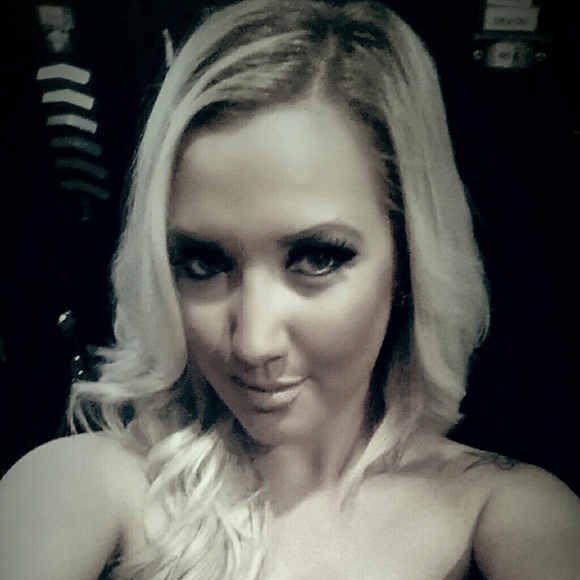 Profile Picture of Erica Kudelko (@ericakay87) on Poshmark