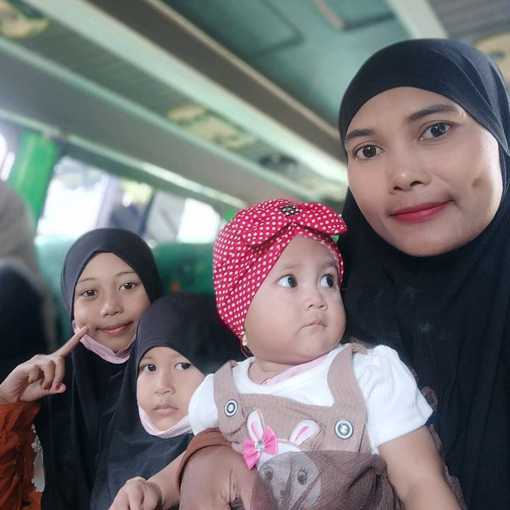 Profile Picture of airin (@azzikkaclairineal) on Tiktok