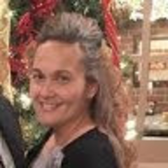 Profile Picture of Cassandra Day (@csnowday0103) on Poshmark