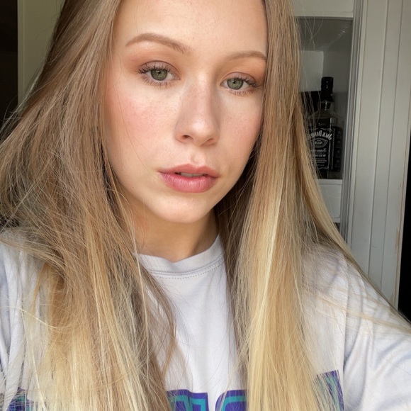 Profile Picture of Savanna Patterson (@savannapatter) on Poshmark