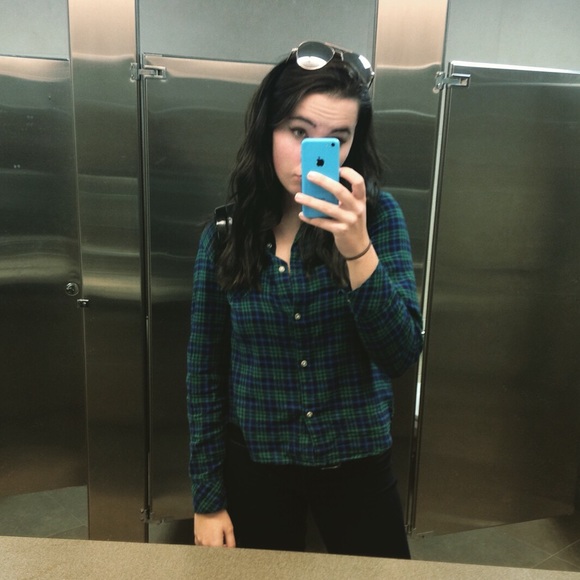 Profile Picture of Kelli Hancock (@kellihancock) on Poshmark