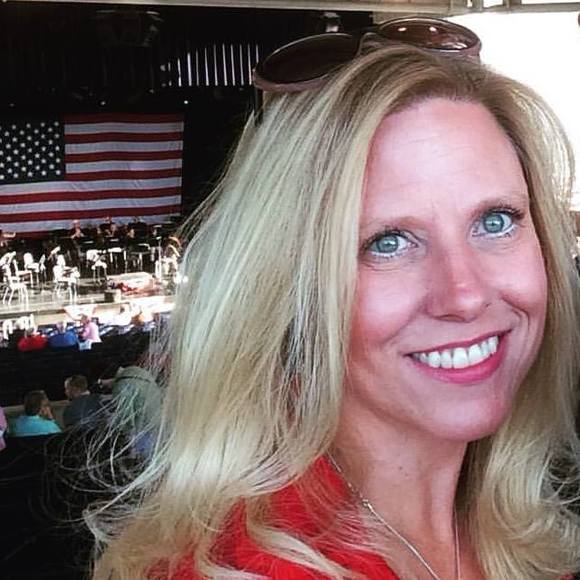 Profile Picture of Stephanie Meyers helms (@shsh28) on Poshmark