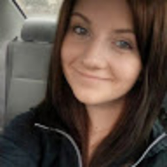 Profile Picture of Rebecca Gondosch (@rebeccagondosch) on Poshmark