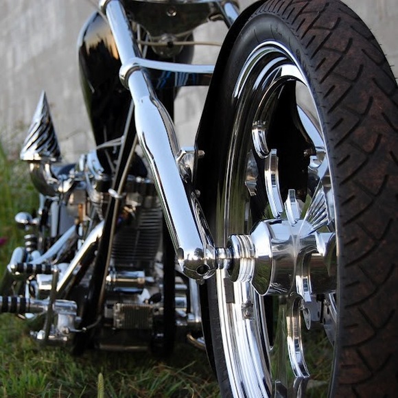 Mike Housley - Poshmark Profile Picture of Mike Housley (@tanklewis) on Poshmark