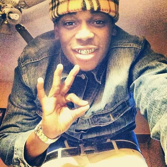 Profile Picture of Lorenzo Henderson (@renzo_benji) on Poshmark