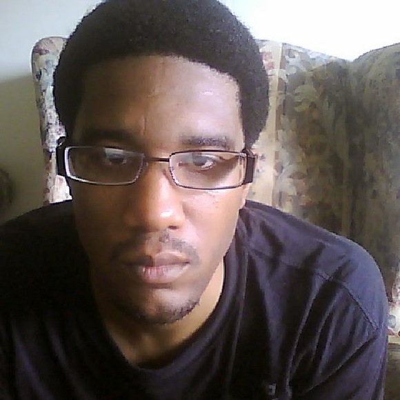 Profile Picture of Cedric Mclean (@cedricmclean34) on Poshmark