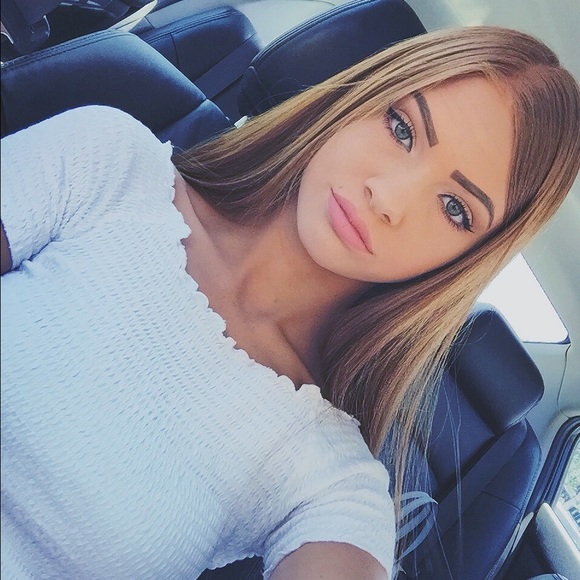 Profile Picture of Kali Stallman (@kalistallman) on Poshmark