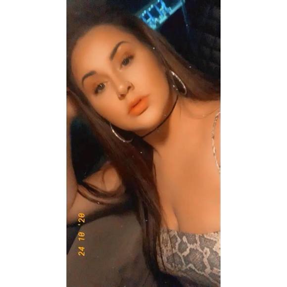 Profile Picture of Miranda Wagner (@mirandawagner4) on Poshmark